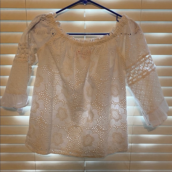 Lilly Pulitzer Laurenne Top in Resort White Jumbo Bouquet Eyelet S - Picture 6 of 6